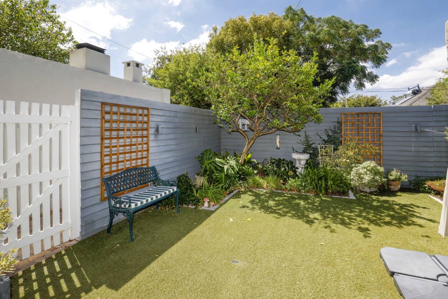 2 Bedroom Property for Sale in Claremont Western Cape